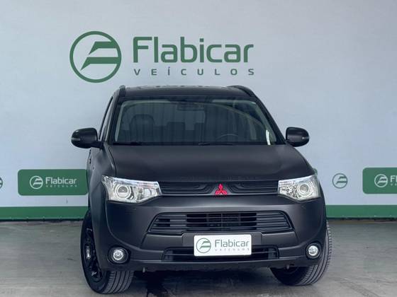 MITSUBISHI OUTLANDER 3.0 GT 4X4 V6 24V GASOLINA 4P AUTOMÁTICO MITSUBISHI OUTLANDER 3.0 GT 4X4 V6 24V GASOLINA 4P AUTOMÁTICO